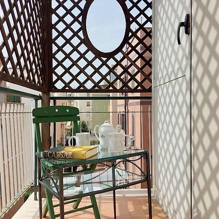 Relax Rome With 2 Balconies - 2 Bedroom Flat, 3Rd Floor With Lift, High Comfort, Quite, A Walk From Urban Train Station Gemelli And Metro A Stops Battistini & Cornelia Connecting To Center In 20 Minutes, 2 Steps From Bus Stop, Cycle Path, Groceries Exteriör bild